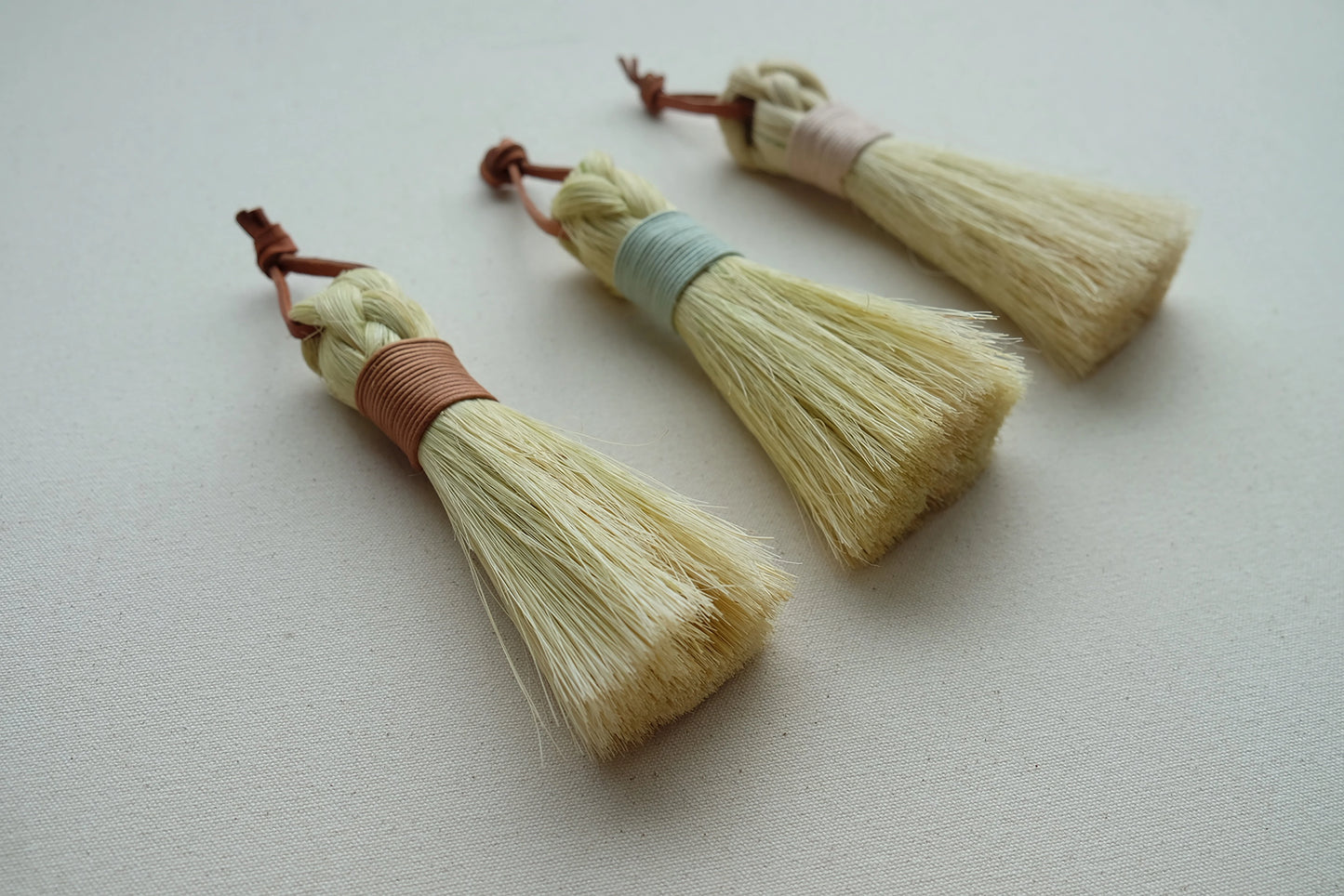 Round Whisk Table Broom | Handmade | Tampico | Minimal
