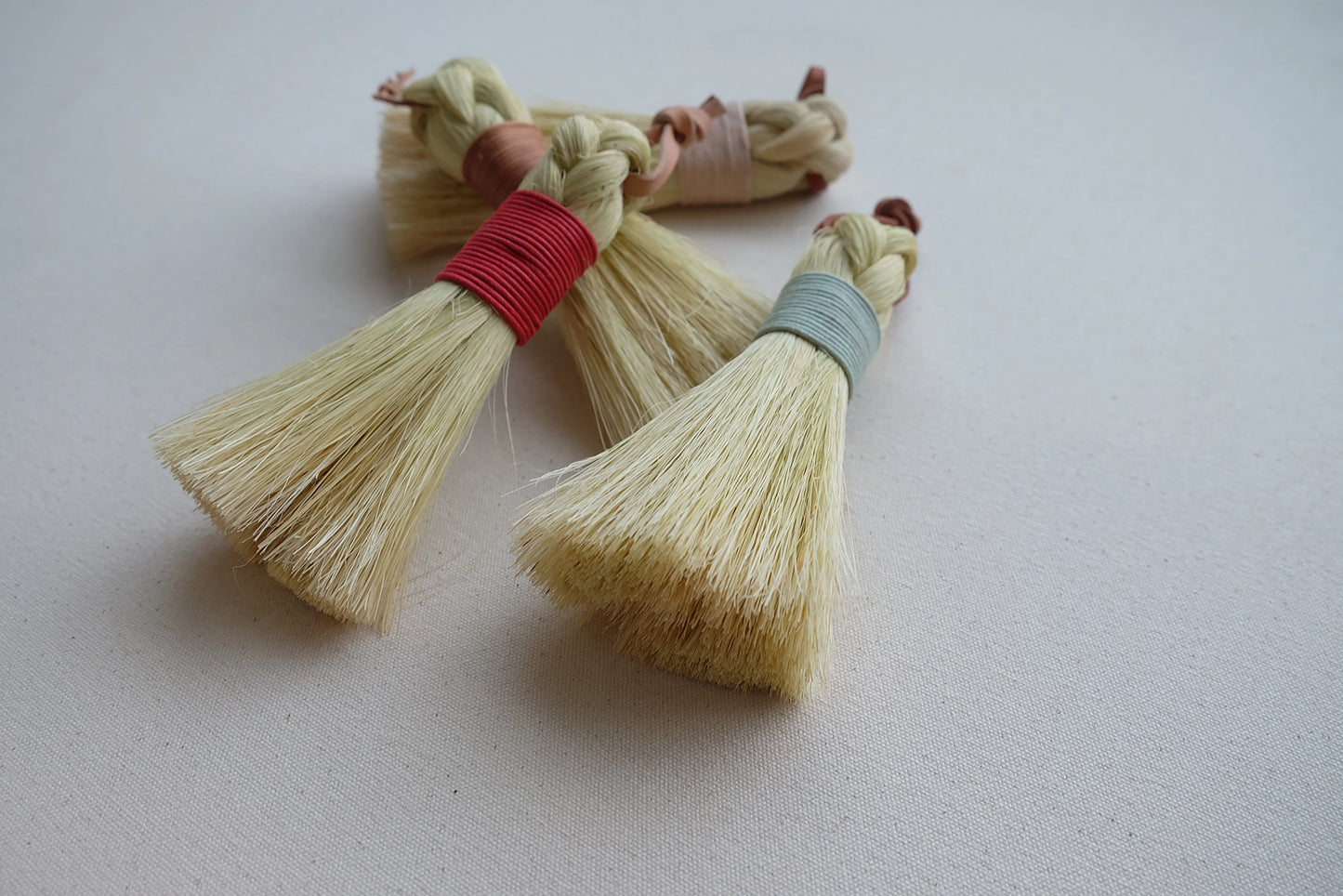 Round Whisk Table Broom | Handmade | Tampico | Minimal