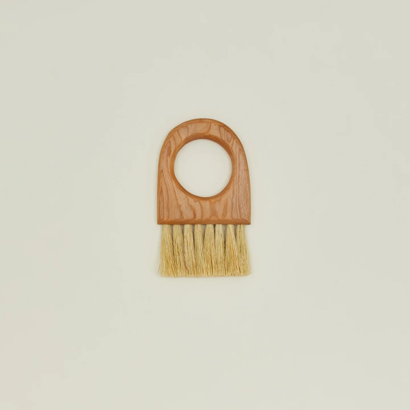 Curly Cherry Circle Brush | Bench Brush | Tampico | Minimal | Sweeper